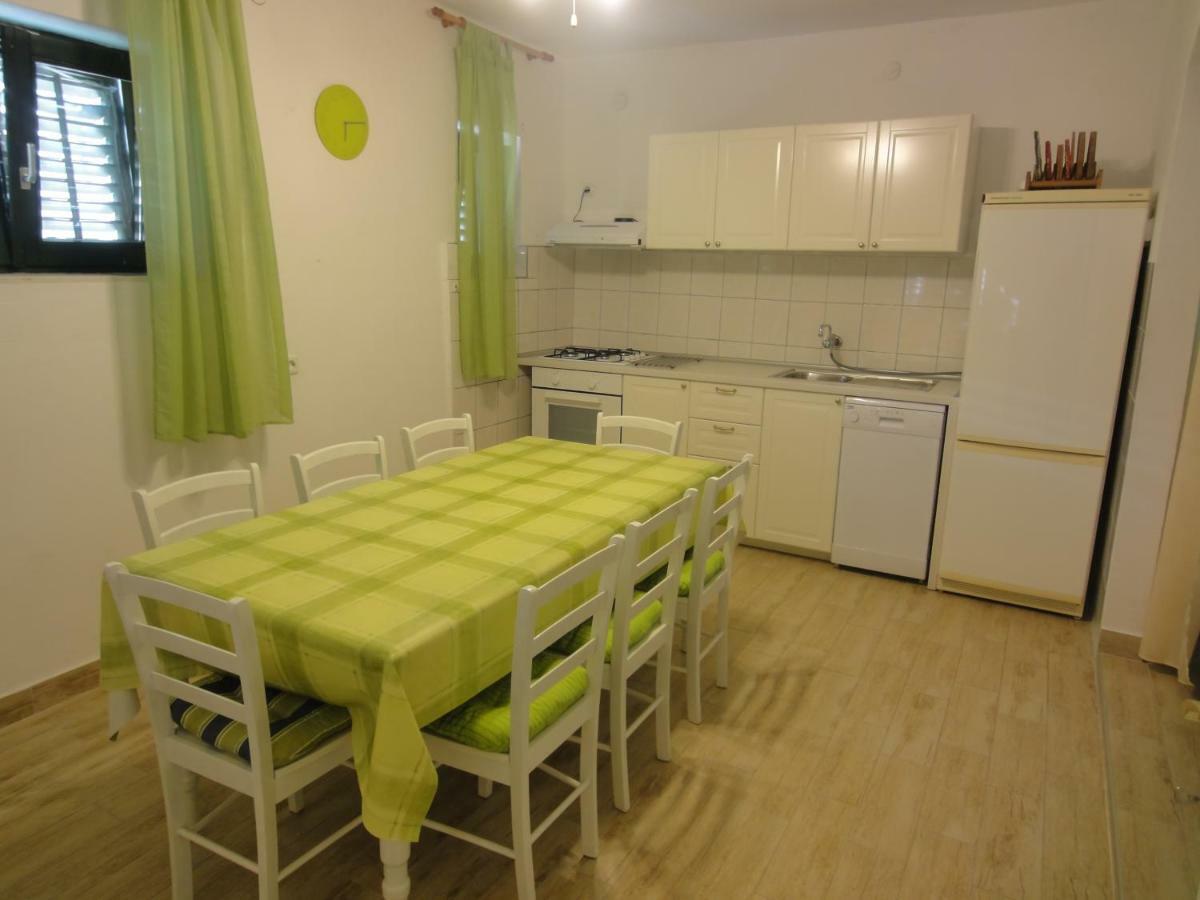 Apartments Villa Ana Mali Drvenik Exterior photo